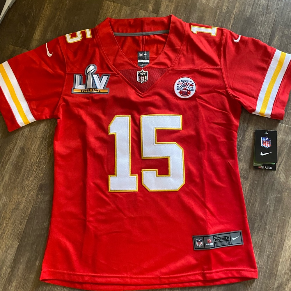 Women’s Mahomes Jersey. Nike NWT never worn.